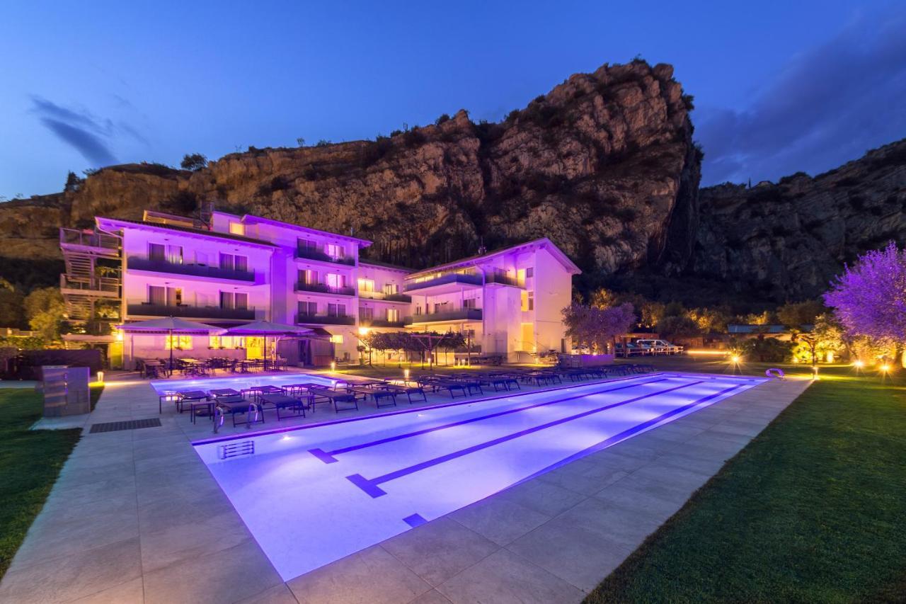 Aktivhotel Santalucia Torbole Sul Garda Esterno foto