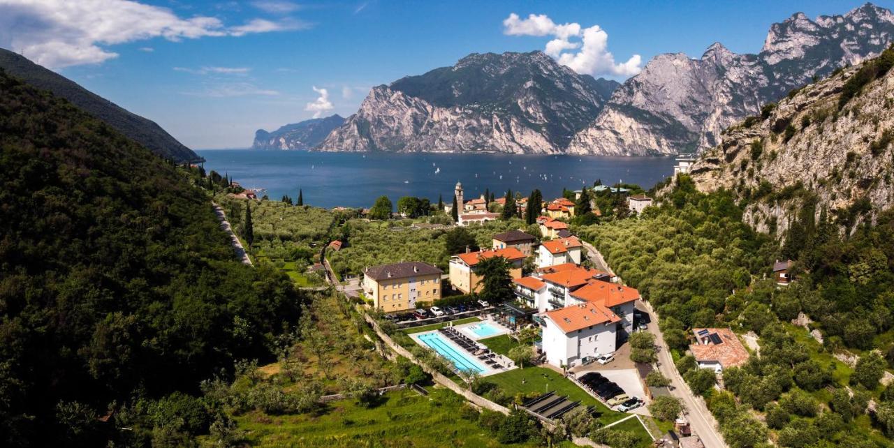 Aktivhotel Santalucia Torbole Sul Garda Esterno foto