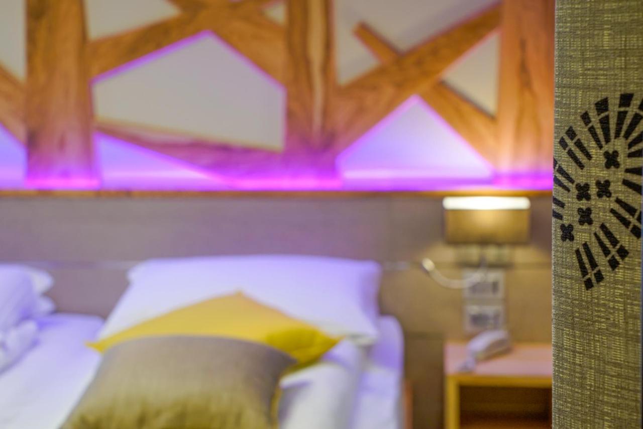 Aktivhotel Santalucia Torbole Sul Garda Esterno foto