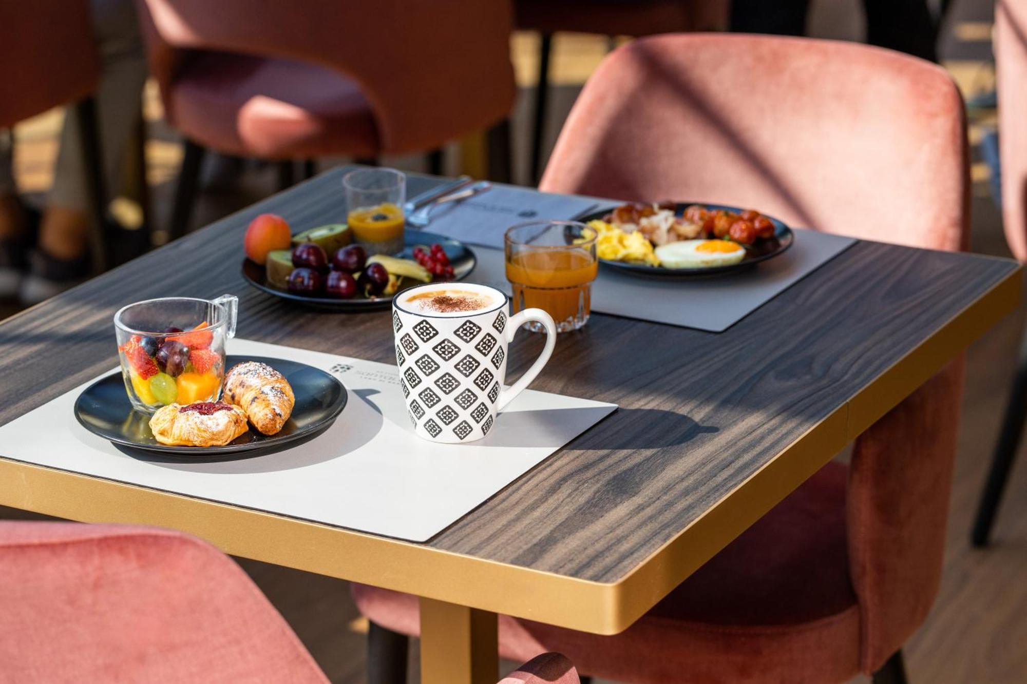 Aktivhotel Santalucia Torbole Sul Garda Esterno foto