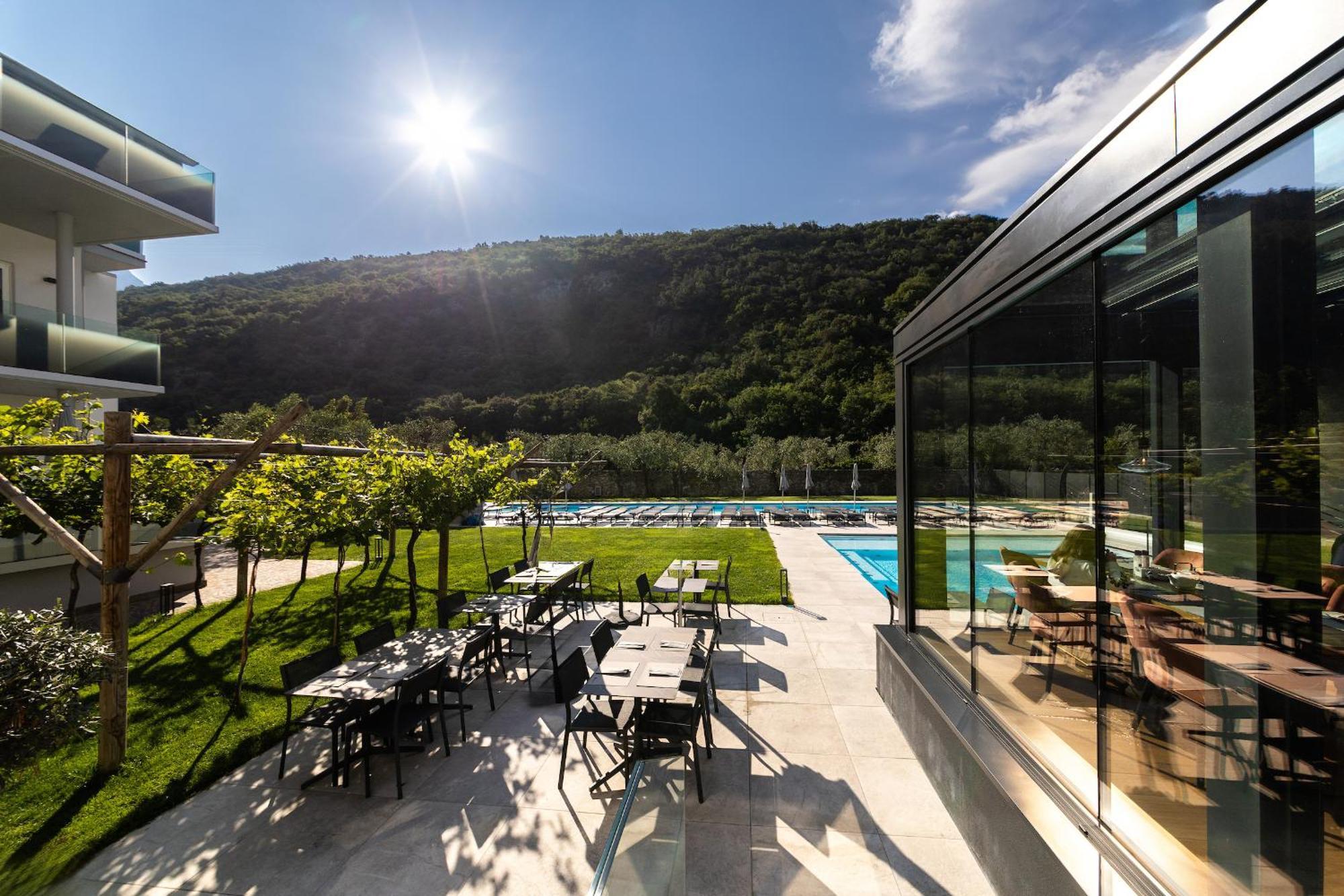 Aktivhotel Santalucia Torbole Sul Garda Esterno foto