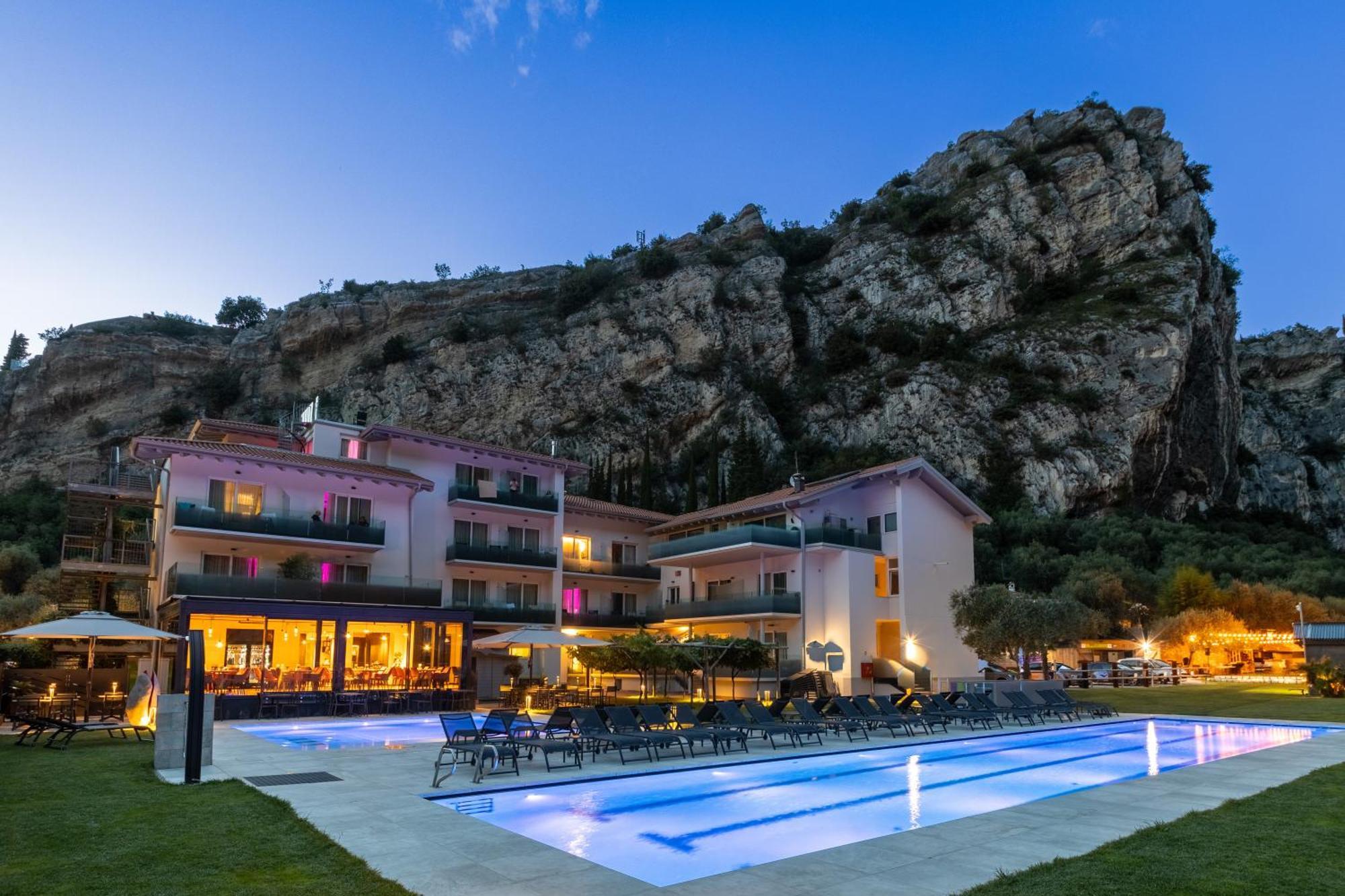 Aktivhotel Santalucia Torbole Sul Garda Esterno foto