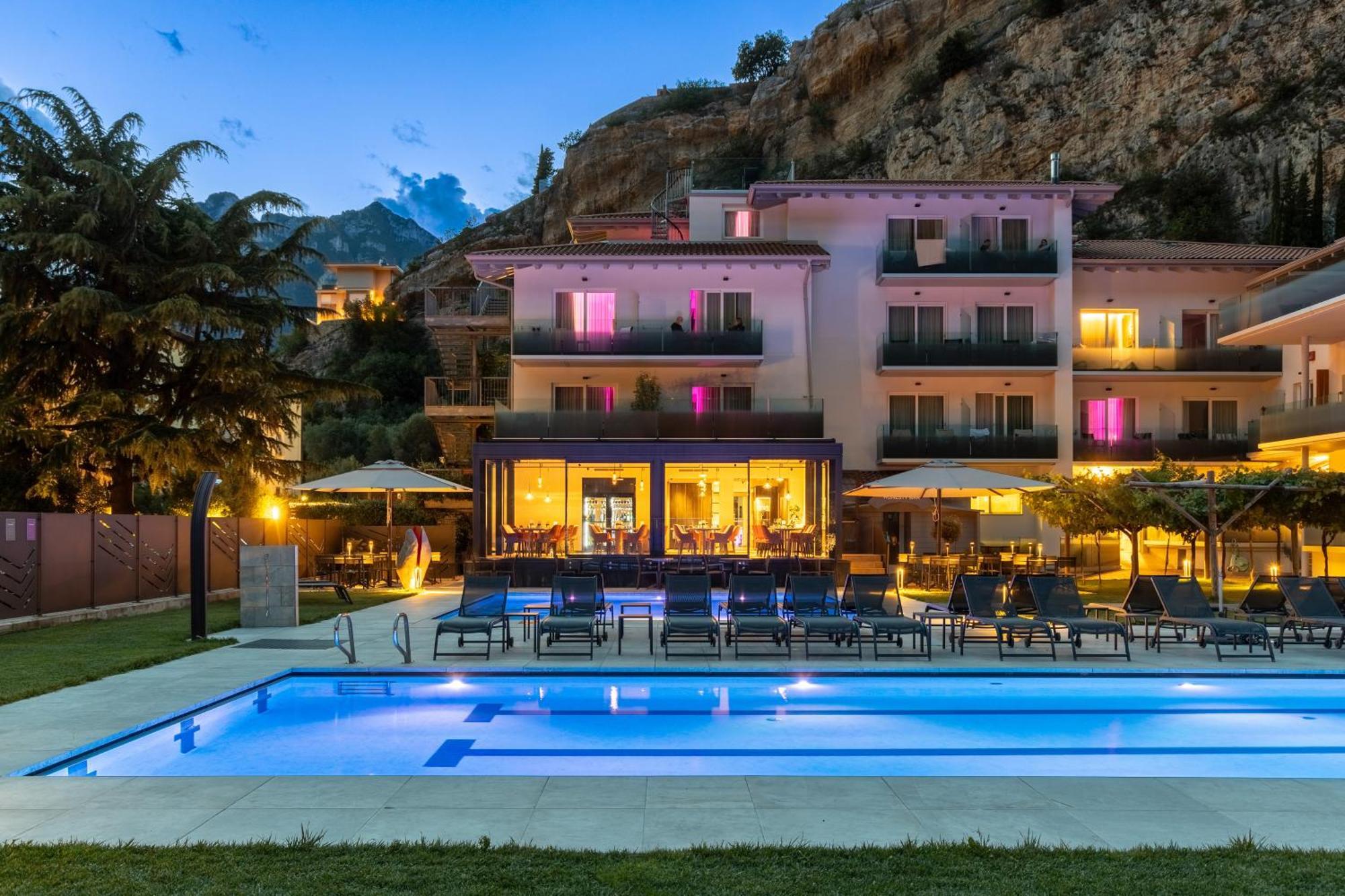 Aktivhotel Santalucia Torbole Sul Garda Esterno foto