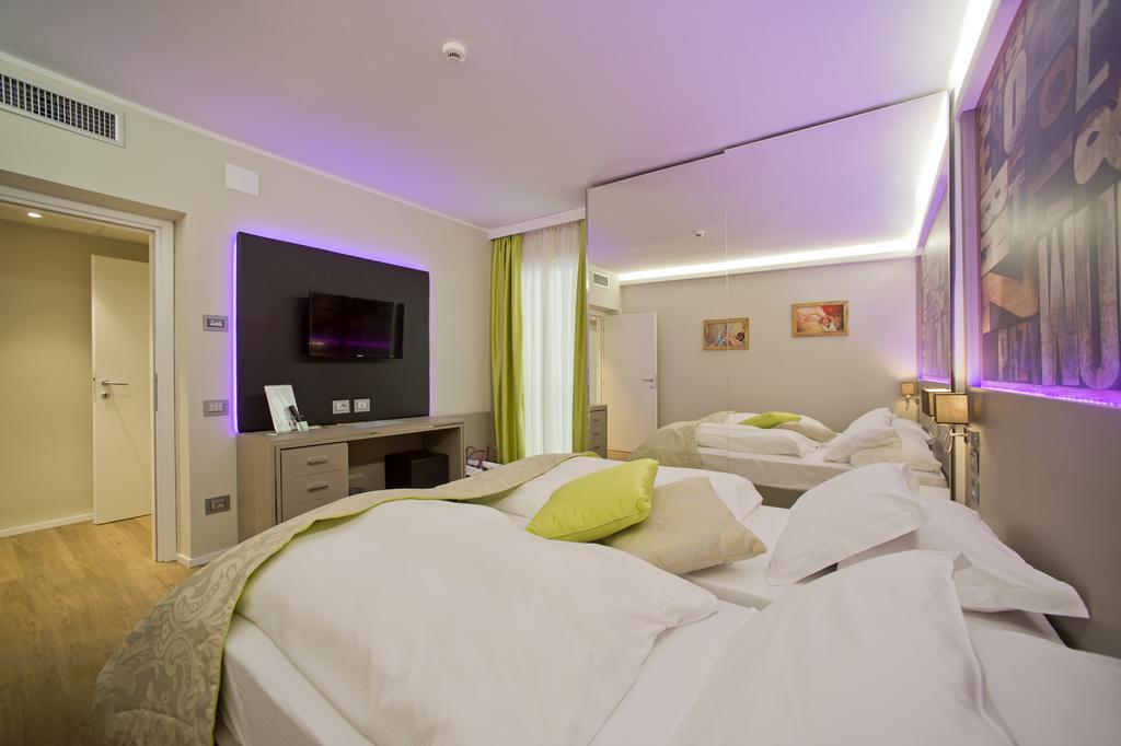 Aktivhotel Santalucia Torbole Sul Garda Esterno foto