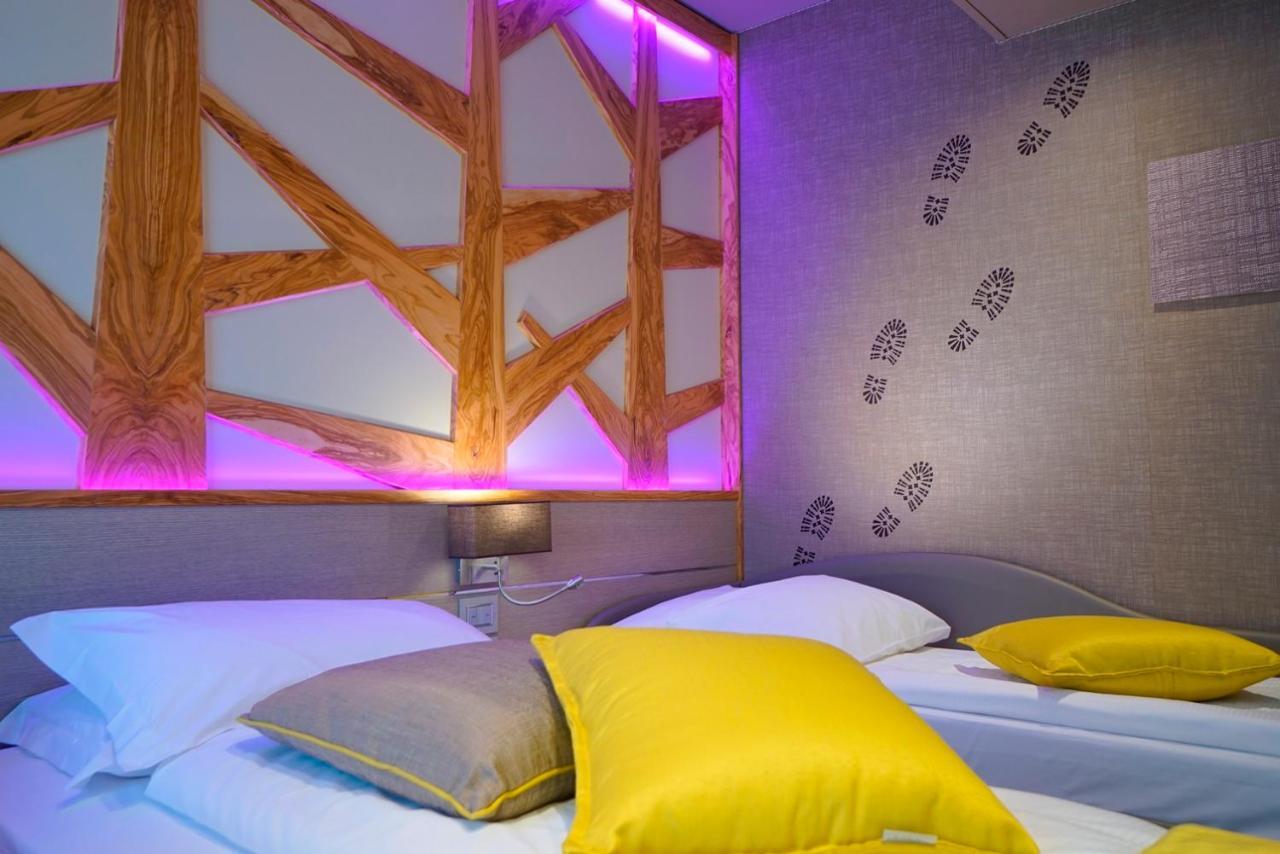 Aktivhotel Santalucia Torbole Sul Garda Esterno foto