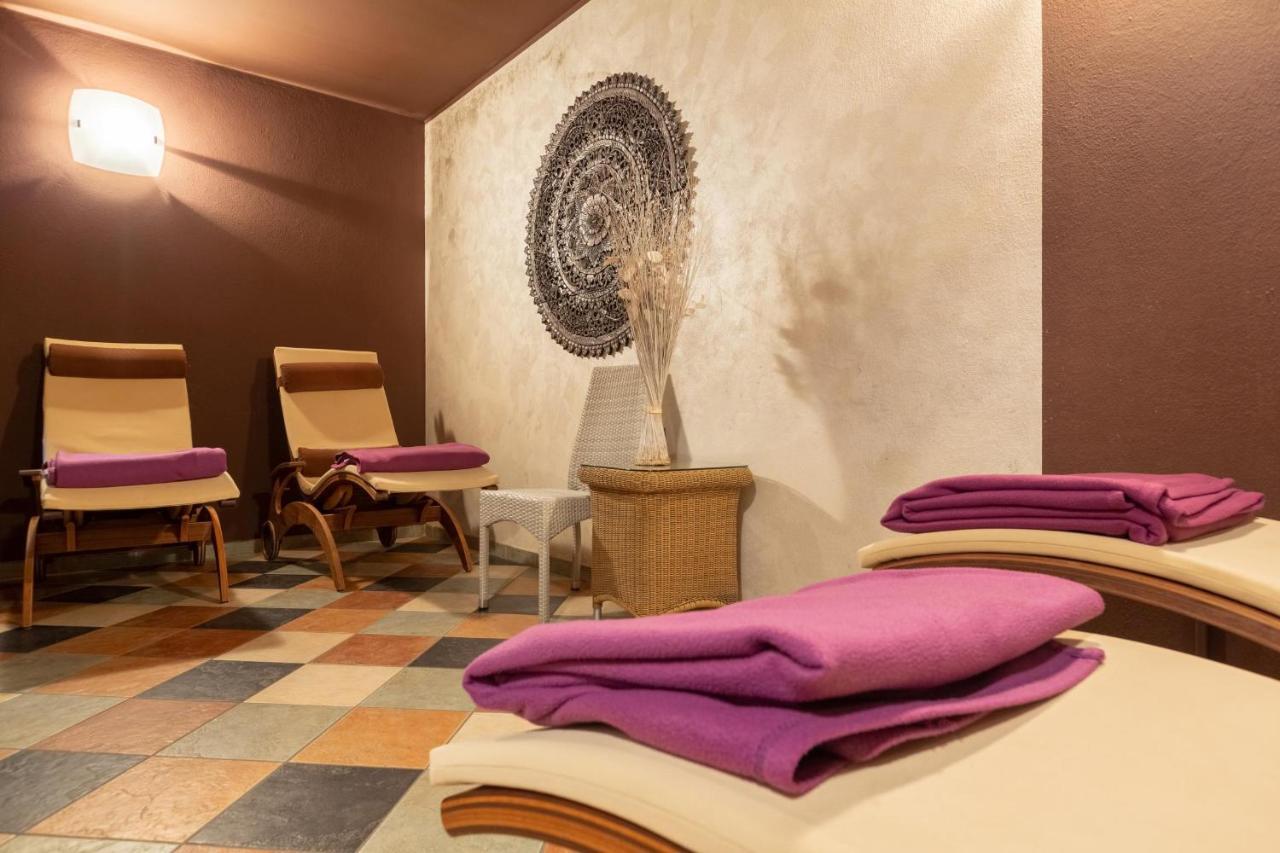 Aktivhotel Santalucia Torbole Sul Garda Esterno foto