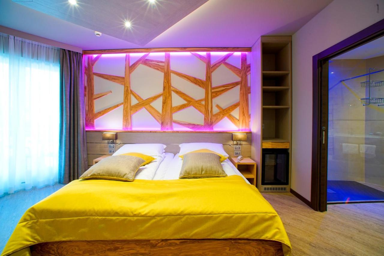 Aktivhotel Santalucia Torbole Sul Garda Esterno foto
